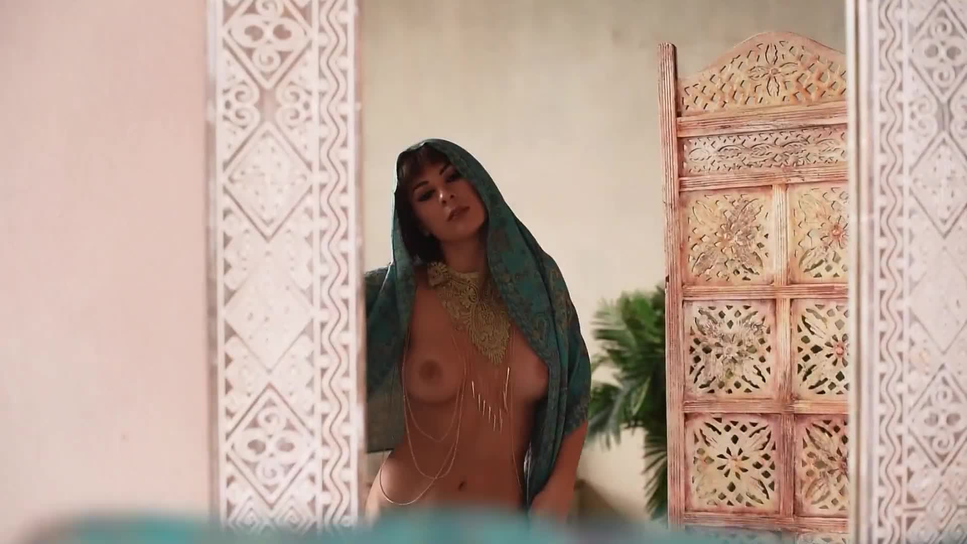 BEAUTIFUL EASTERN STRIPTEASE DANCING (649afcc20d24f)