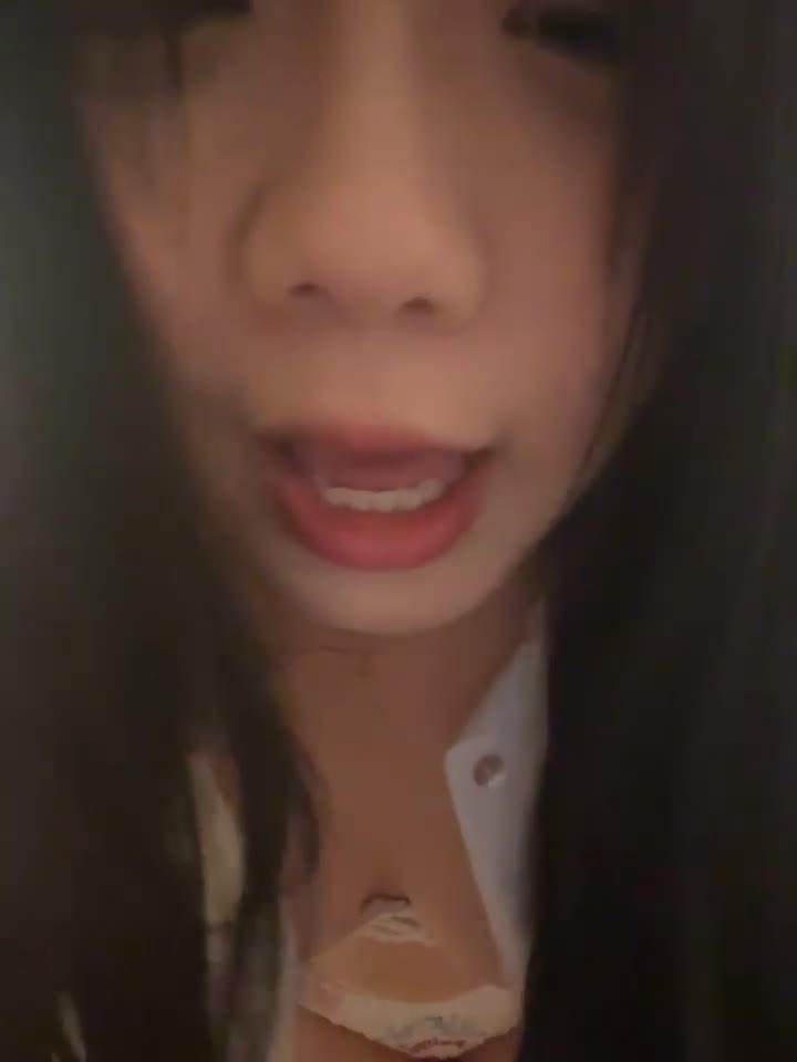 【Olivia】甩奶 道具自慰~高潮狂喷水【60v】 (63)