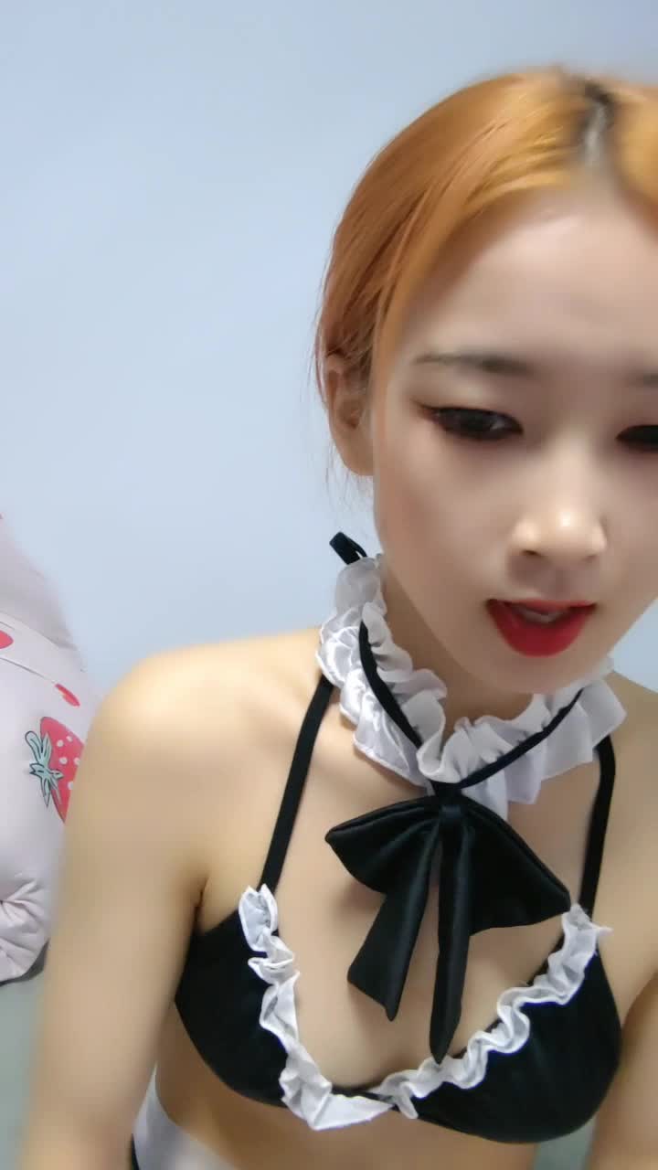 【小困包】连体开档内衣~道具自慰疯狂喷水~收费房自慰大秀【11V】 (8)