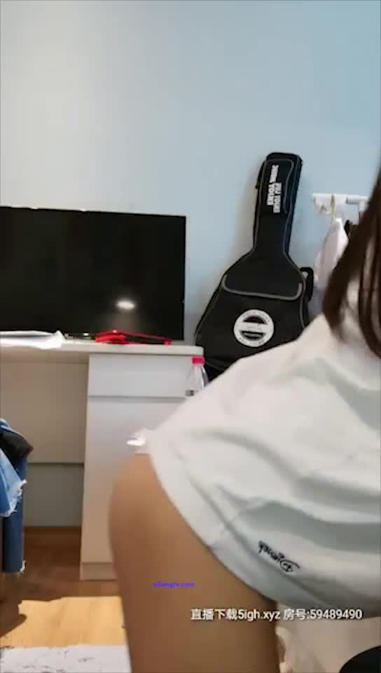 【蜜桃睡不醒（南京超模）】美乳浪穴 自慰喷水撩骚 绝版收藏【25V】 (21)