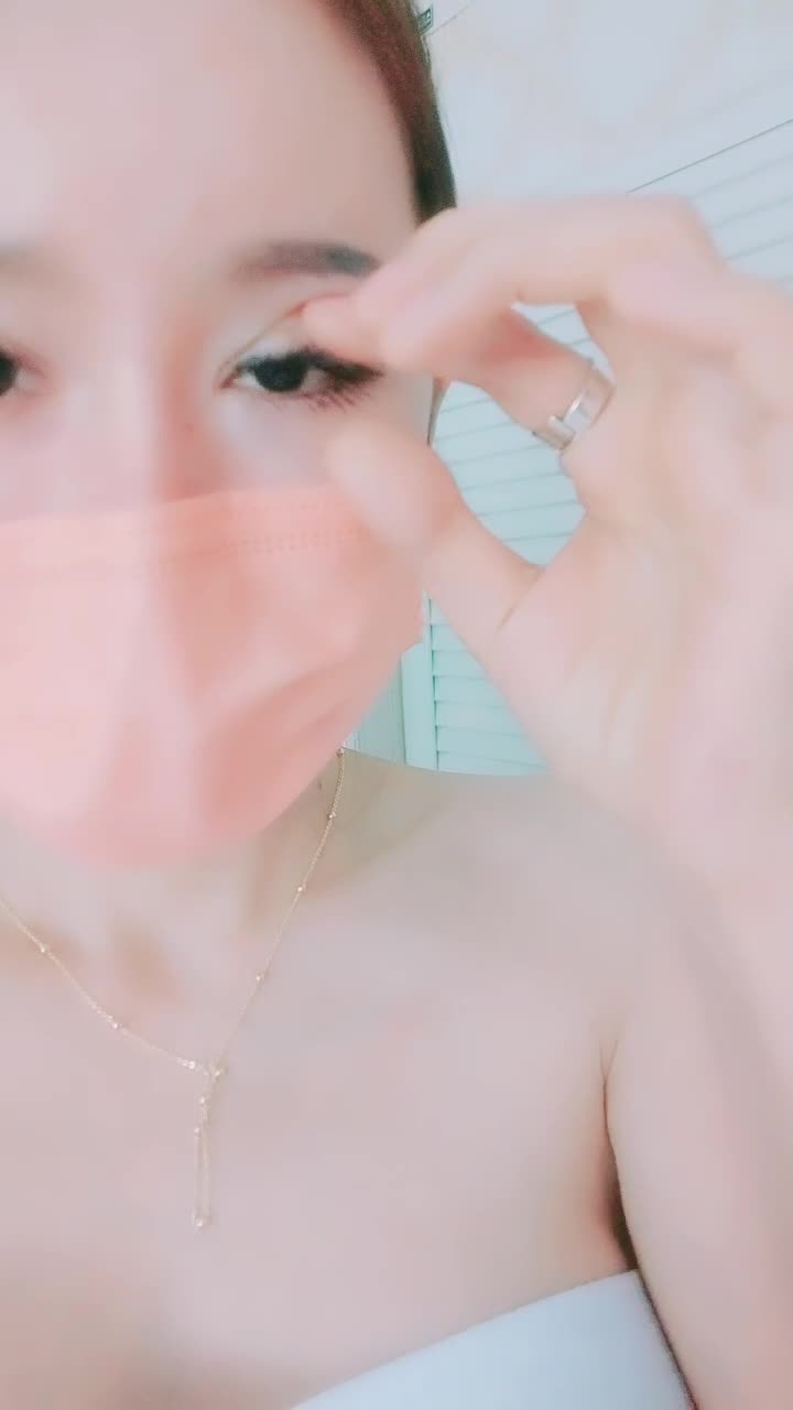 【萝卜莉】诱惑扭动~道具猛插~白浆不断【12V】 (12)