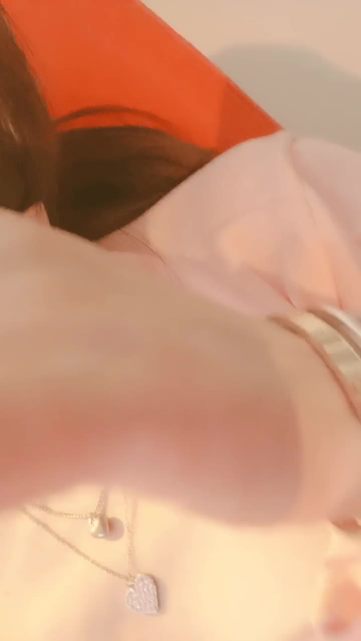 【萝卜莉】诱惑扭动~道具猛插~白浆不断【12V】 (7)