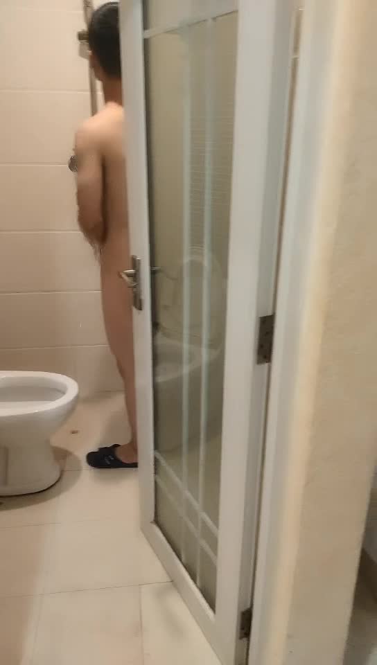 挣钱不要B了 露脸老阿姨卖淫卖出新高度 同时被6个小青年轮肏