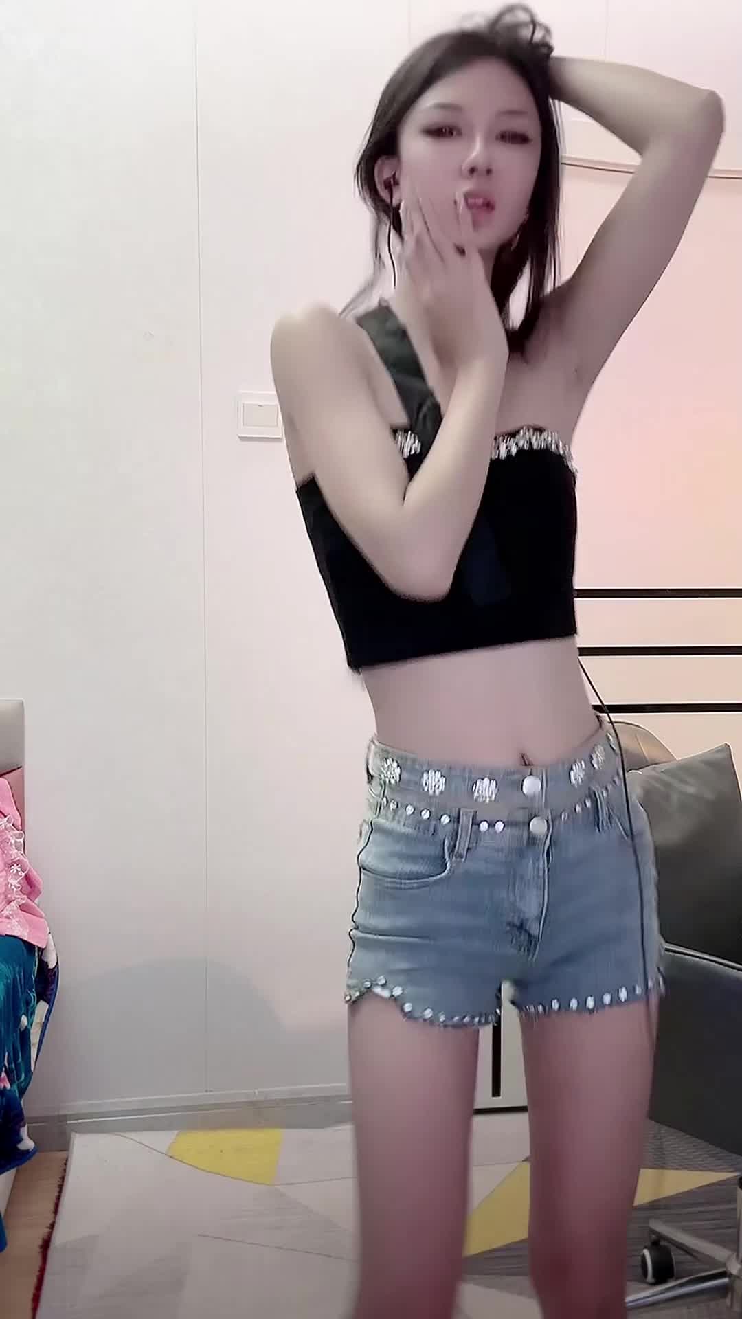 殷晴晴慢摇长安城巴拉豆