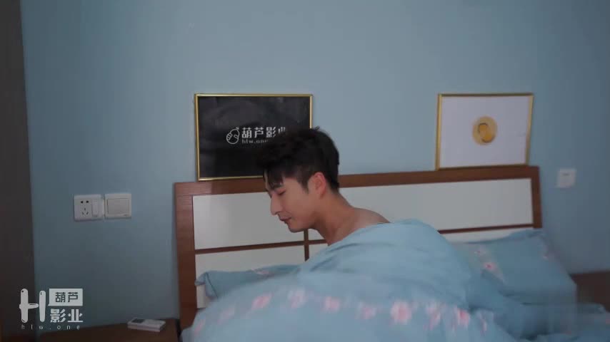 HUL-027 淫荡女室友爱处男.葫芦影业