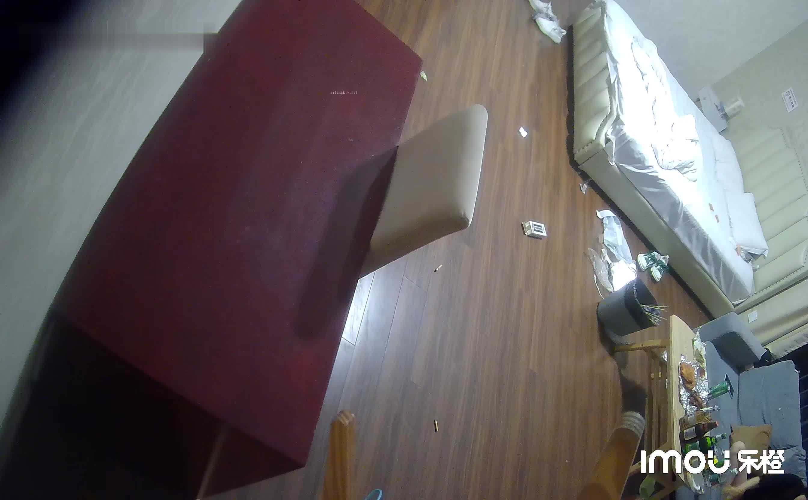 2023-11月新流出乐橙酒店大学城附近学生台饱餐过后的学生情侣激情做爱房间一片狼藉