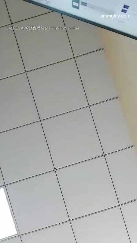 豪乳白领 上班摸鱼【杭州大表姐】办公室道具塞逼~工作中同事出去 胸罩扣解开露出【70V】 (73)