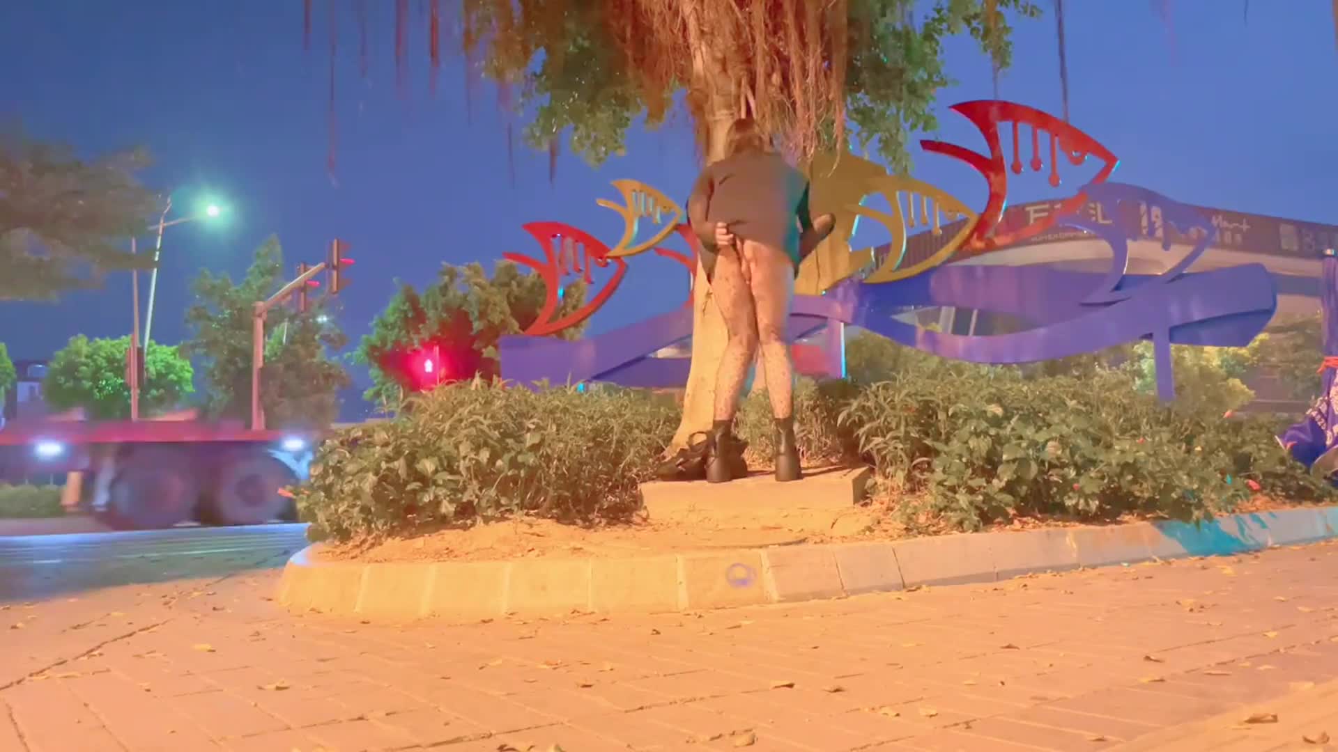 来到你的城市在你家门前露出夹射太难了