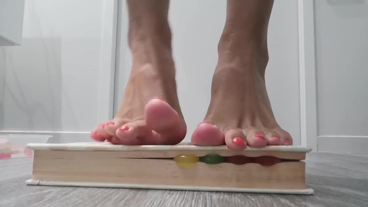 Candy Crushing under Feet (ph5cefabf9c2940)