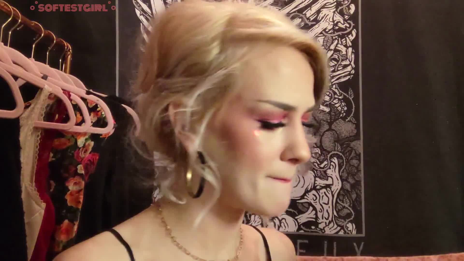 smoking flower (ph600f2dad99df8)