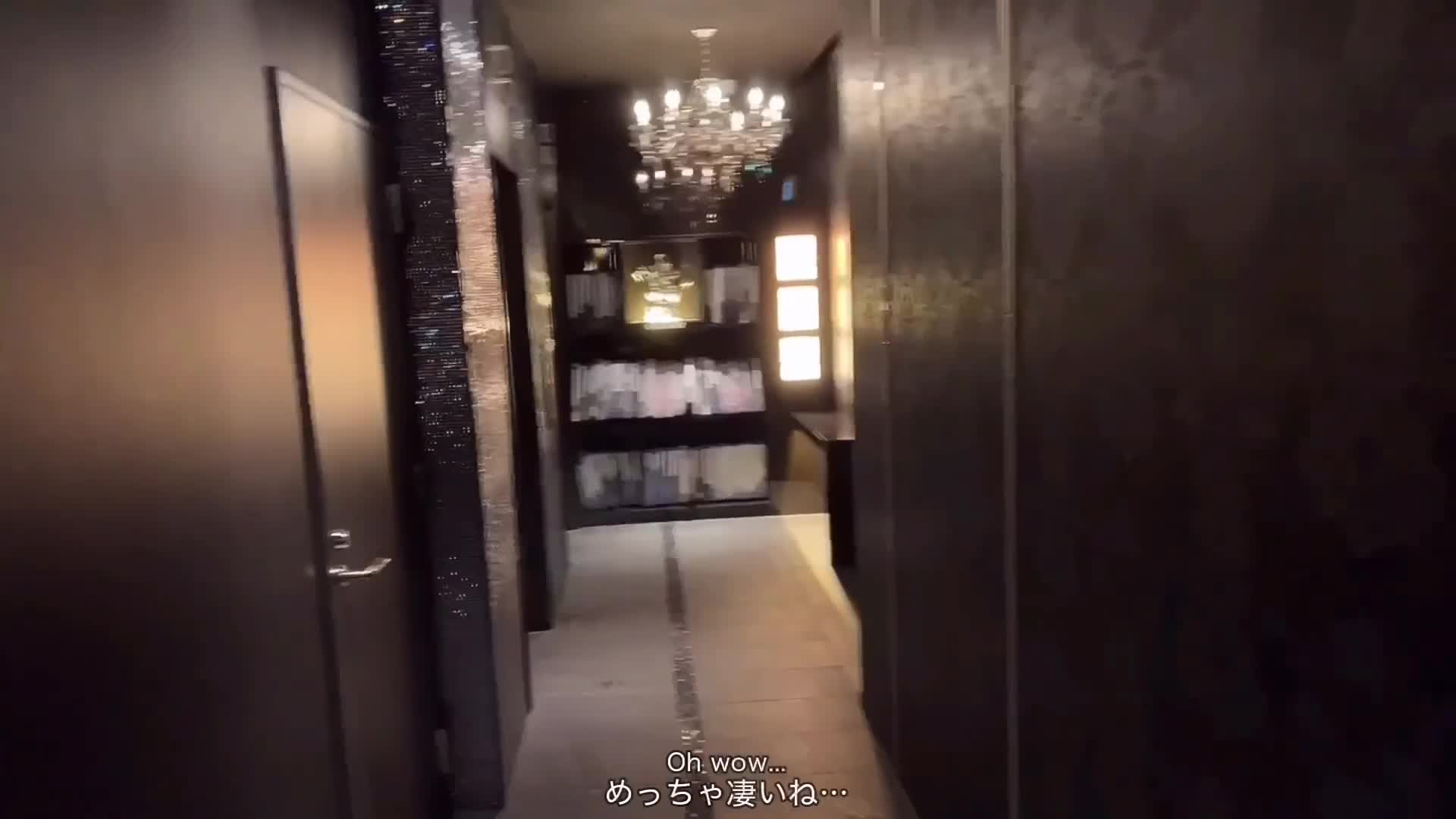 電車で制服姿の彼女と濃厚えっち こっそり触り合いながら丸見えセックスでイキすぎる素人カップル　日本人 女子高生 コスプレ 手マン クンニ 立ちバック 連続絶頂 アクメ  (63d4892b42910)