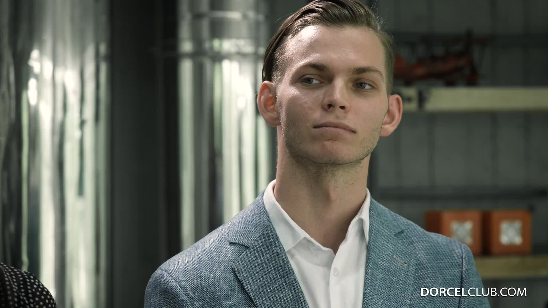 escape-in-the-forest-en-1080p_full_mp4 (1)