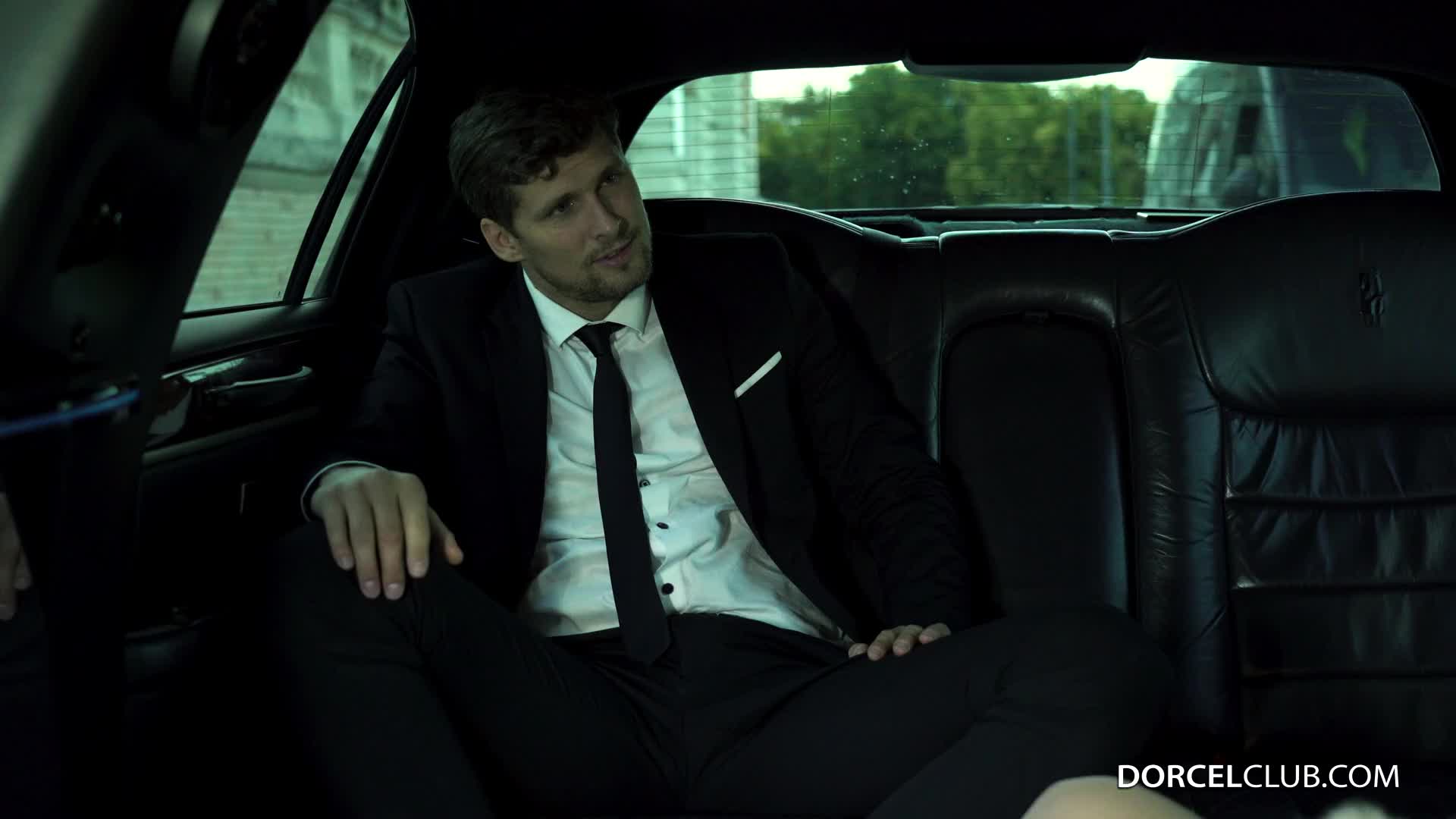 business-trip-en-s77373-v46153-1080p_full_mp4