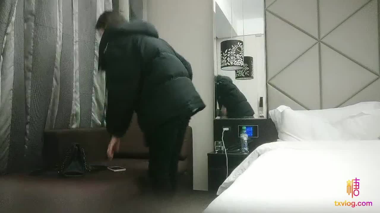 探花档案~夜战知性美女~69姿势揉搓美穴~操的妹子受不了