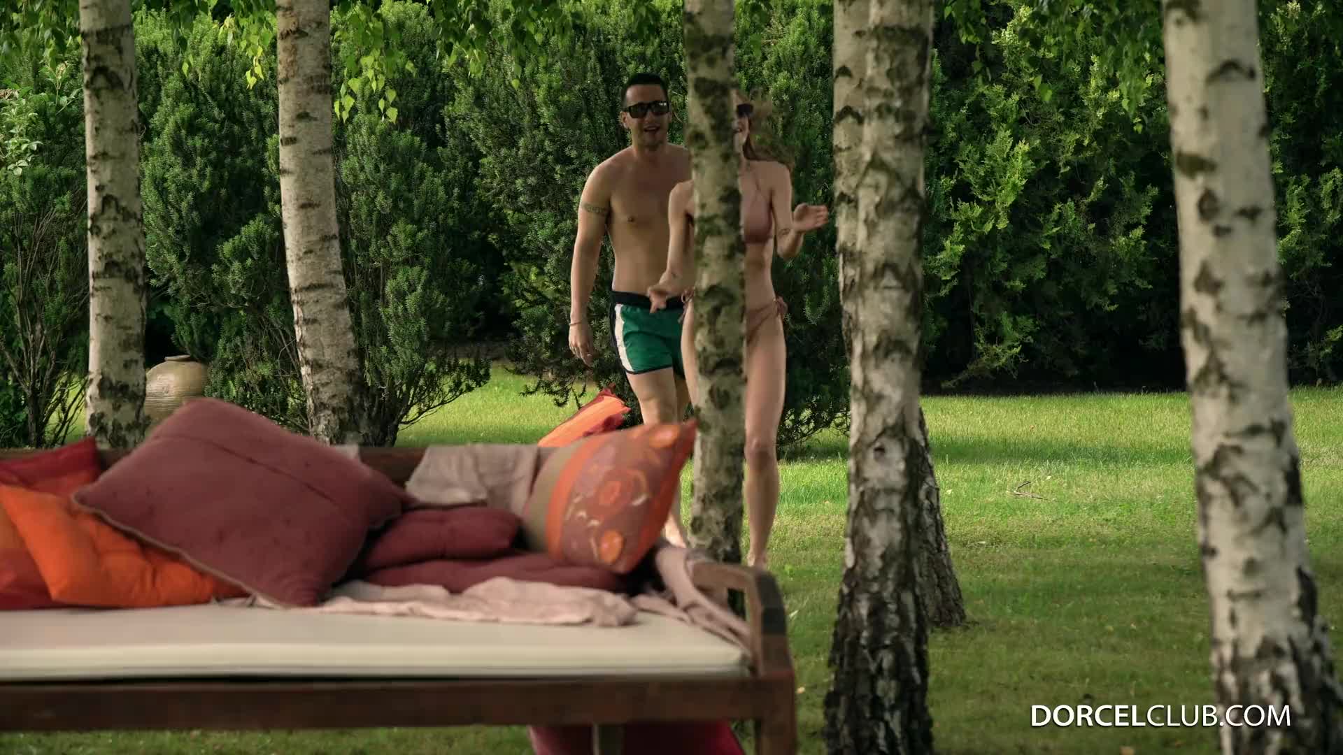 tiffany-garden-en-s69453-v42541-1080p_full_mp4