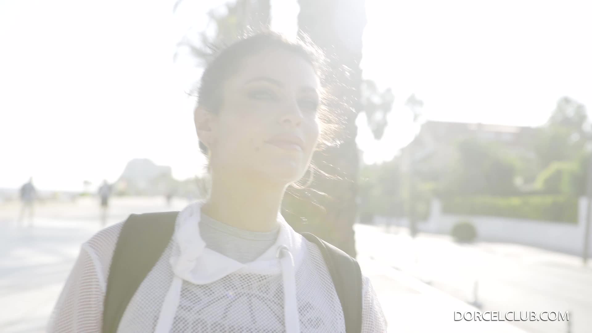 clara-4-you-en-s93937-v58213-1080p_full_mp4