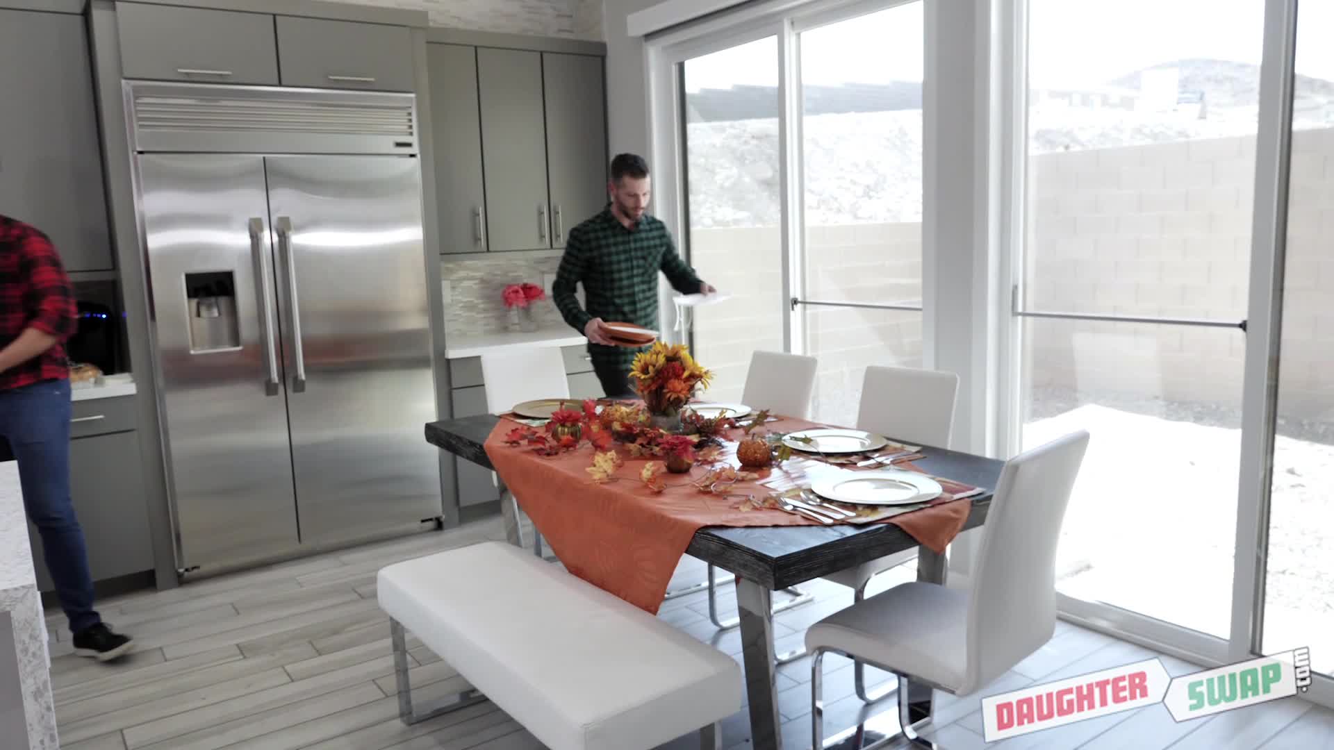 daughterswap.18.11.13.naomi.blue.thanksgiving.day.pussy.parade