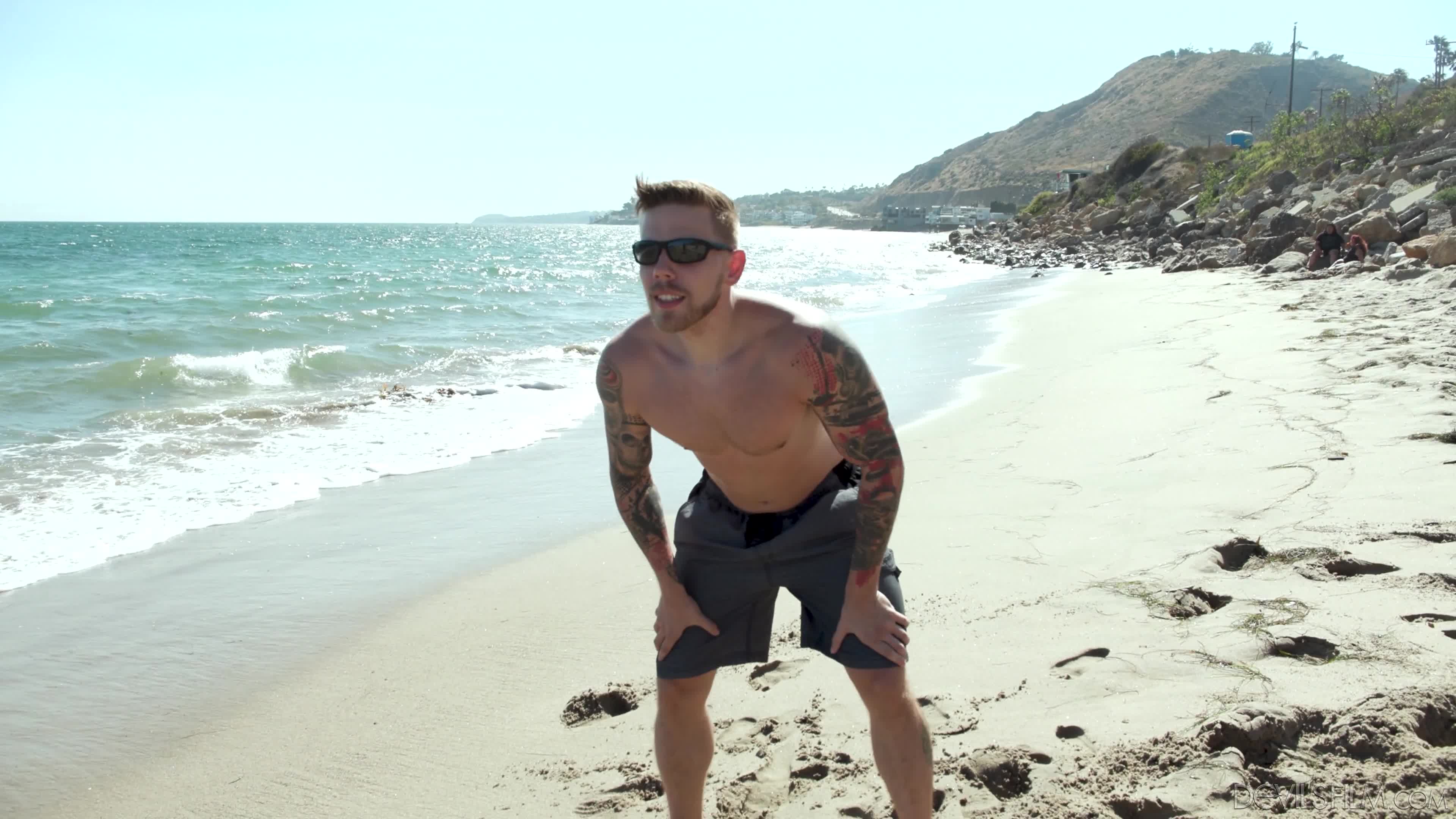 narcos-dvf-22-12-13-adira-allure-becumming-bisexual-3-2160p