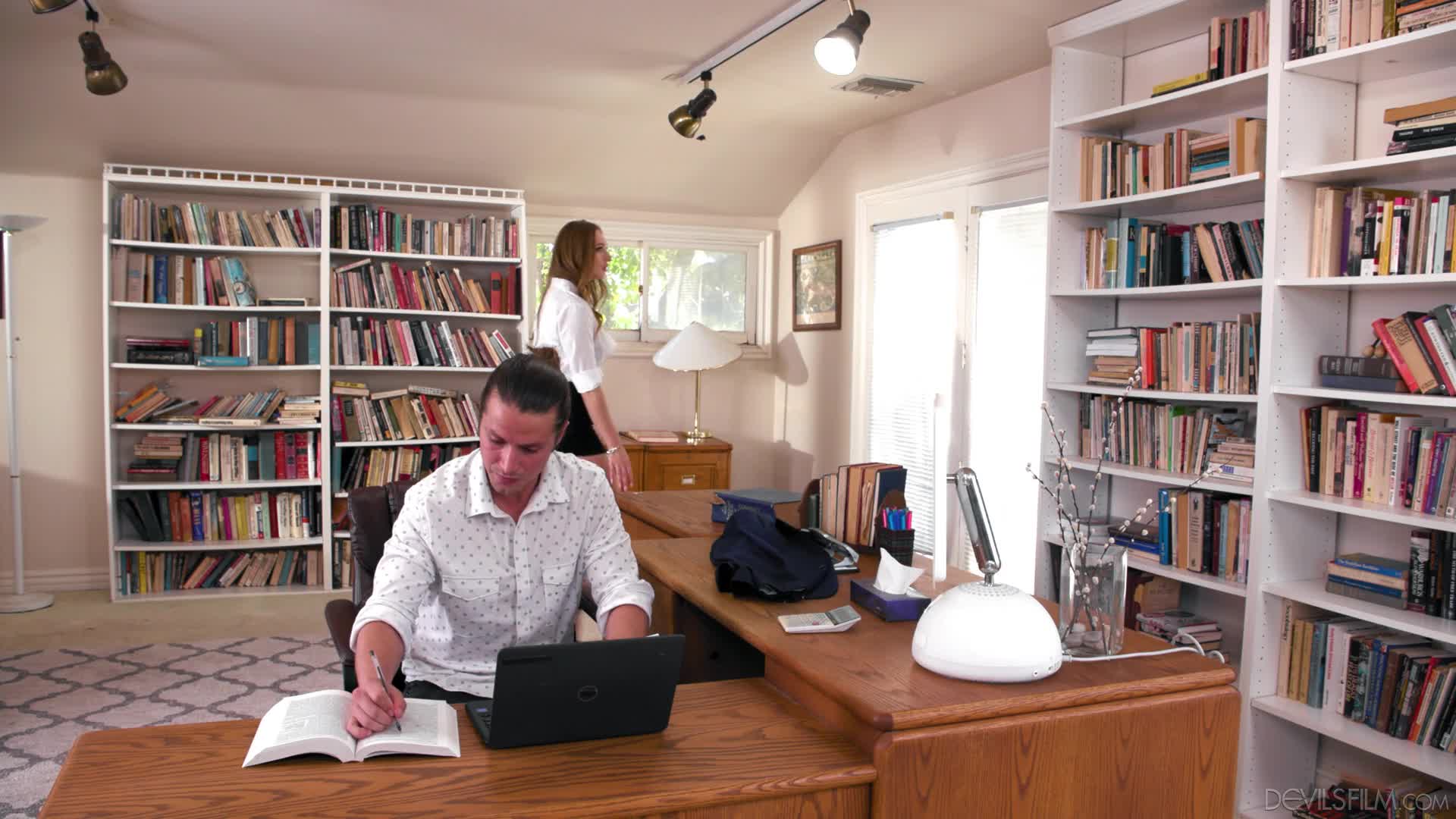 narcos-dvf-21-11-19-skylar-snow-big-tit-office-chicks-7-1080p