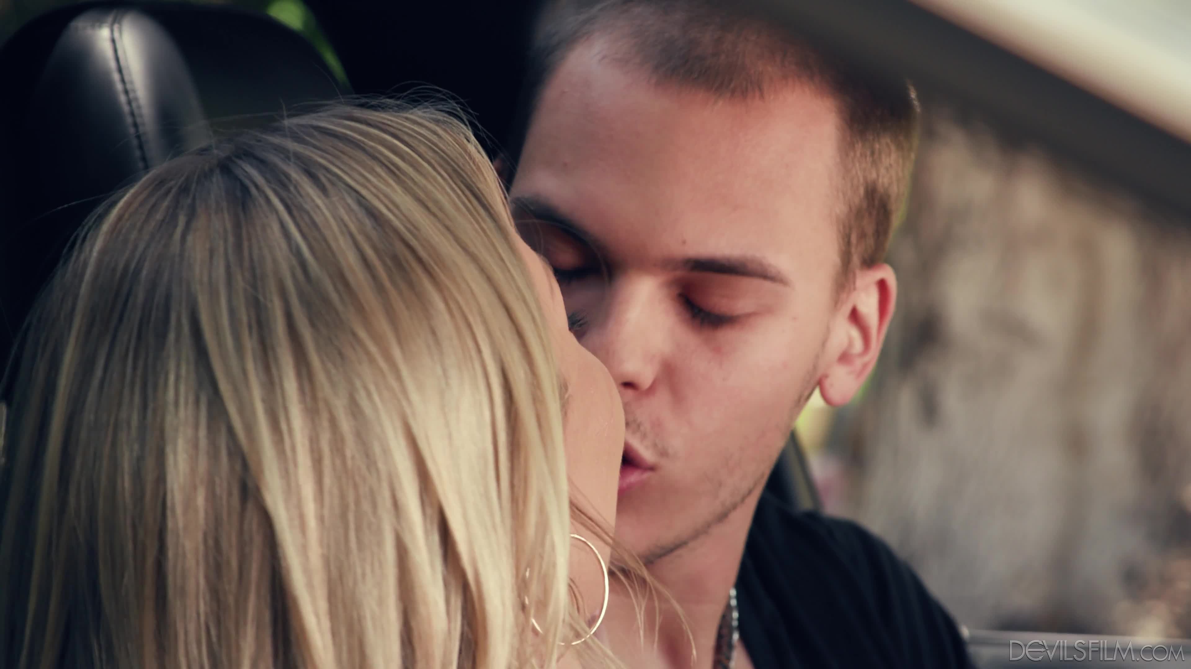 narcos-dvf-21-07-28-adira-allure-wanna-fuck-my-wife-gotta-fuck-me-too-14-2160p