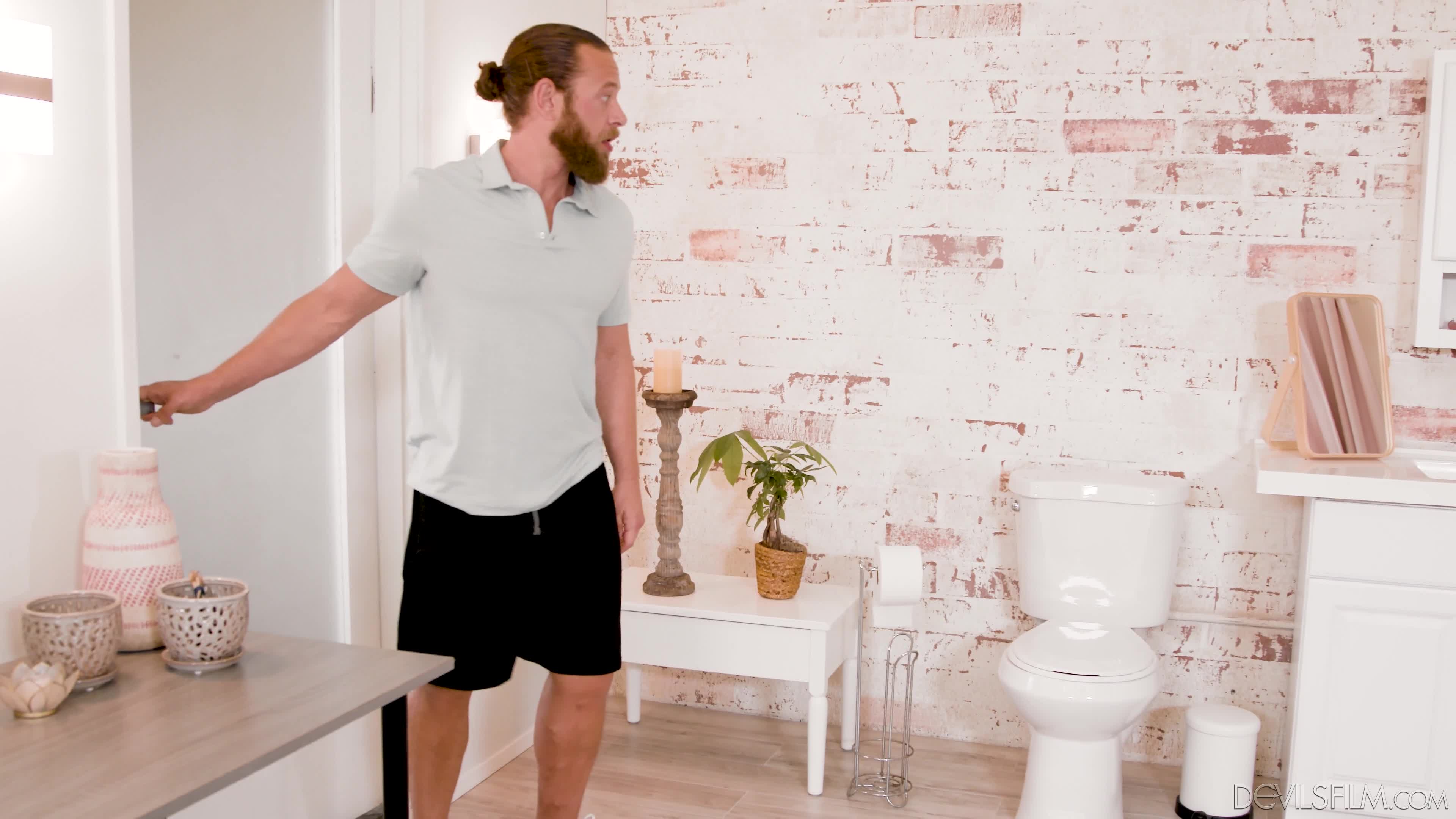 narcos-dvf-20-12-08-laney-grey-its-okay-shes-my-stepsister-6-2160p