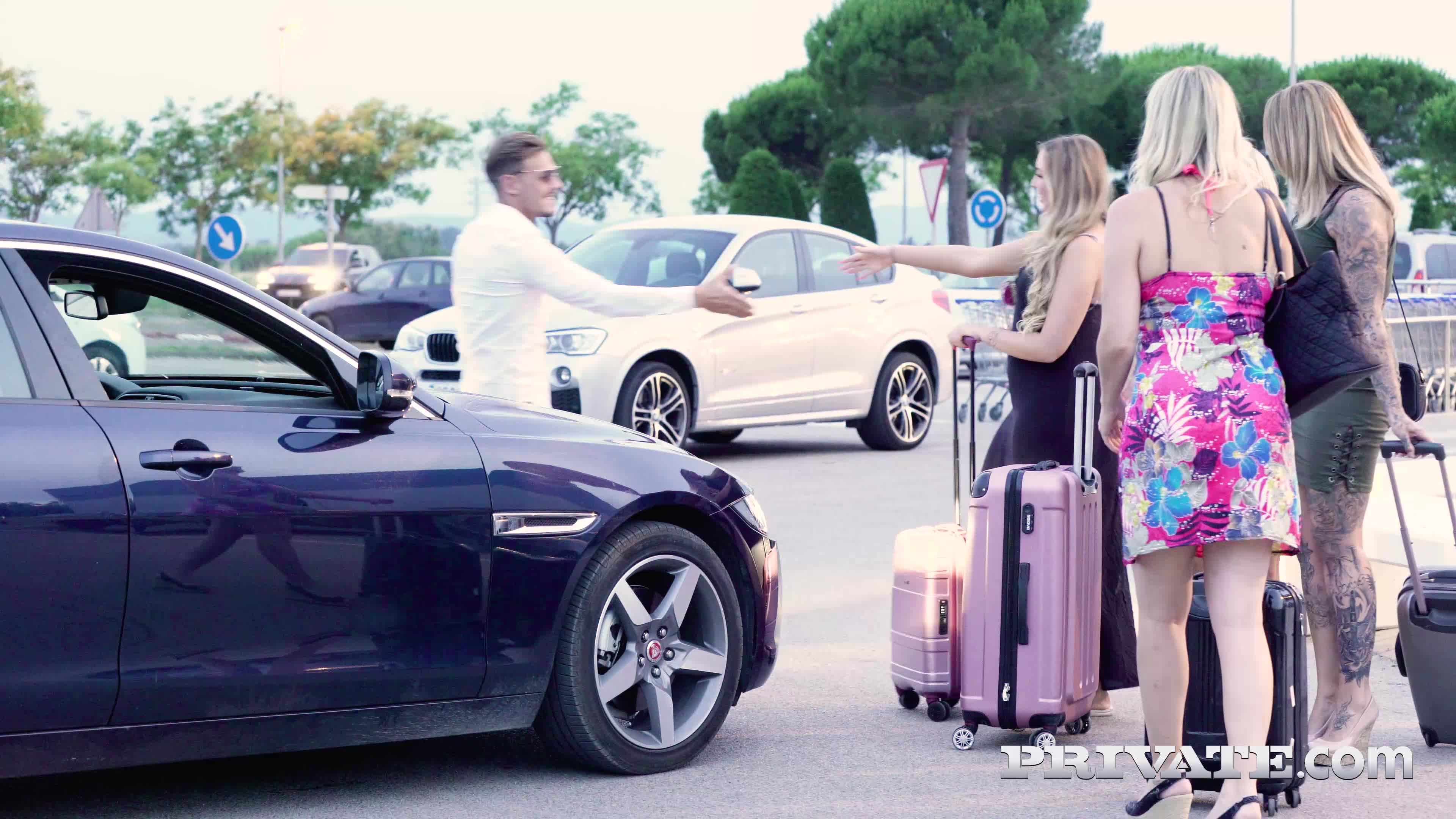 6310-CurvyMILFMiaBlowDebutsWithAnal