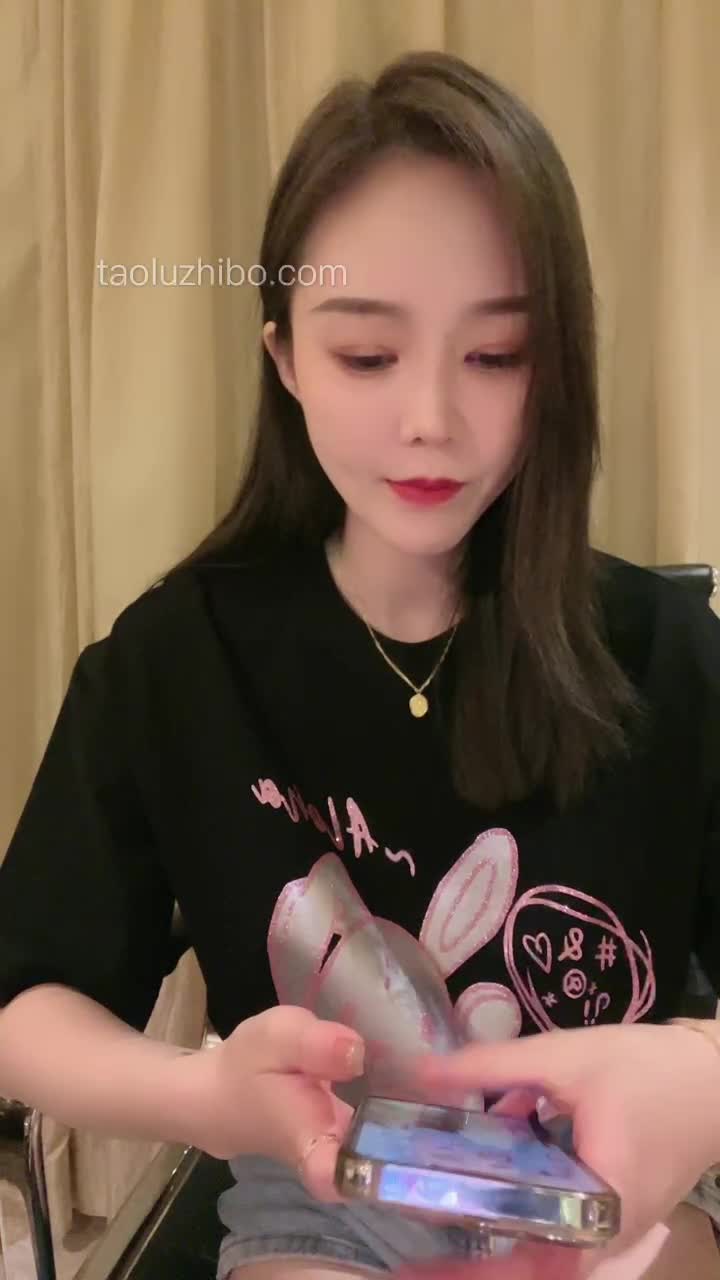 套路-视频【凉鞋第一视角，口水羞辱】