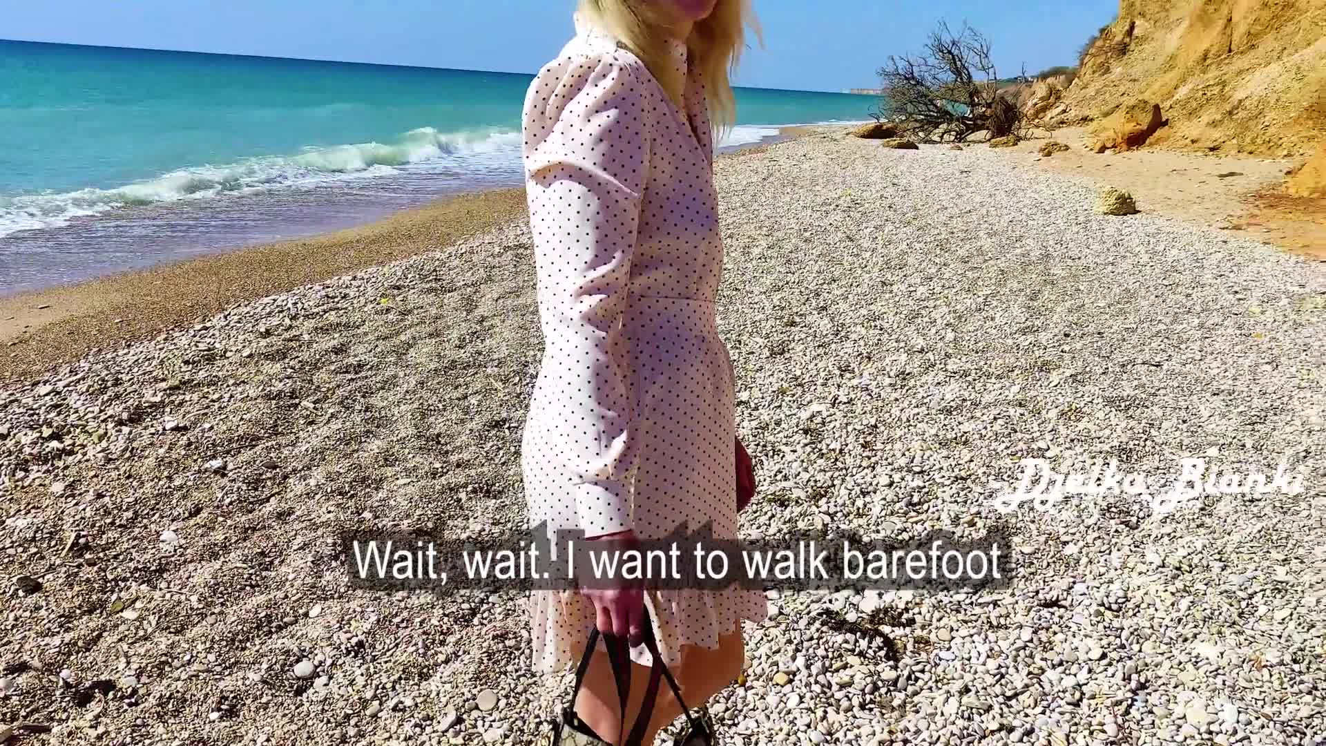 0042 - 海滩他妈的故事-我的角质妈妈和我害羞的朋友他妈的在公共 (ph628d2654d3c8b)