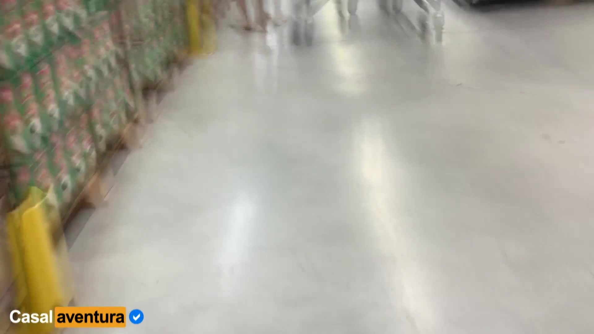 0012 - Public Handjob at the Market 2 - People near (63eee1850e38b)