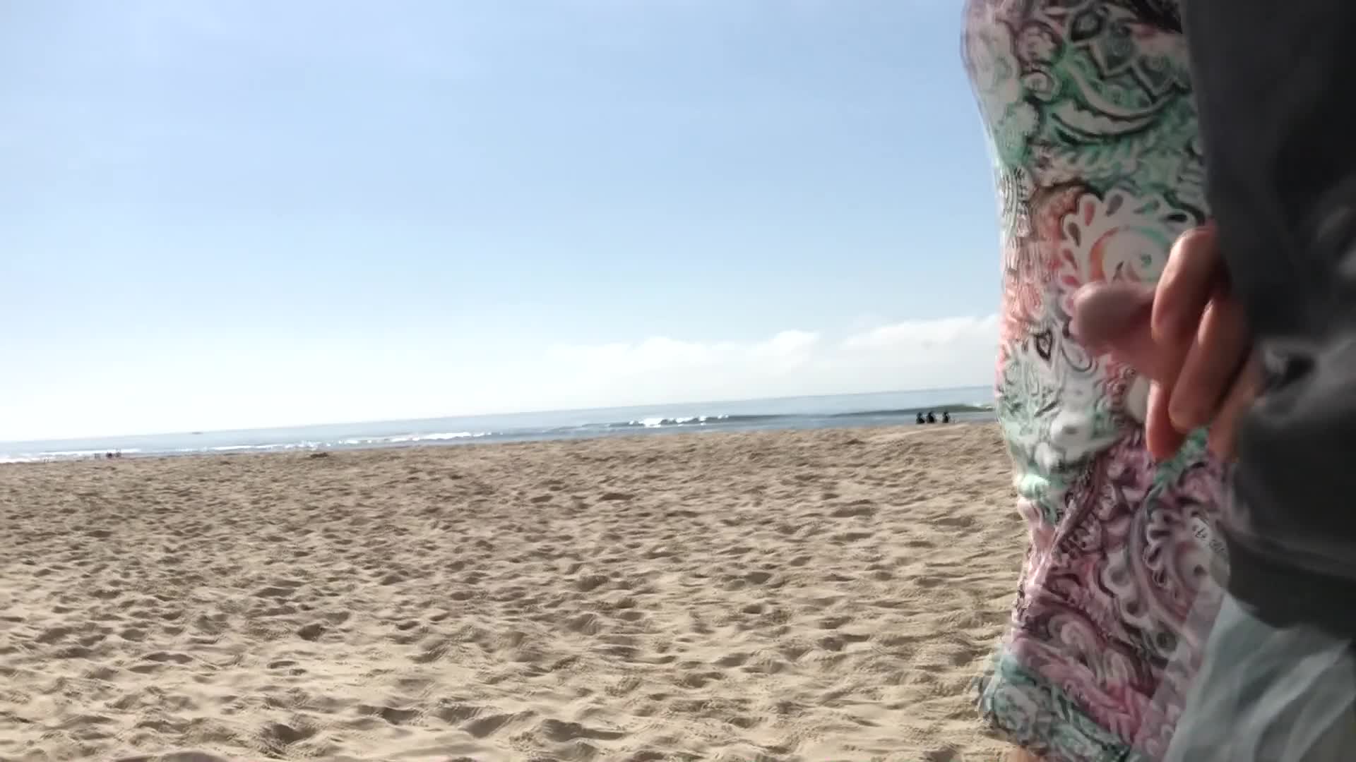 0130 - Real Amateur Public Sex Risky on the Beach !!! People walking near (ph5bc381f7d5c1b)