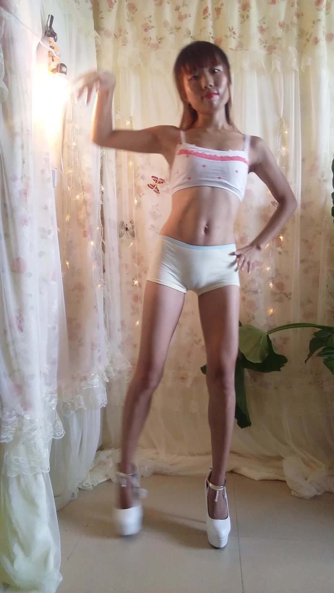 爱剪辑-温柔贤淑的女子06