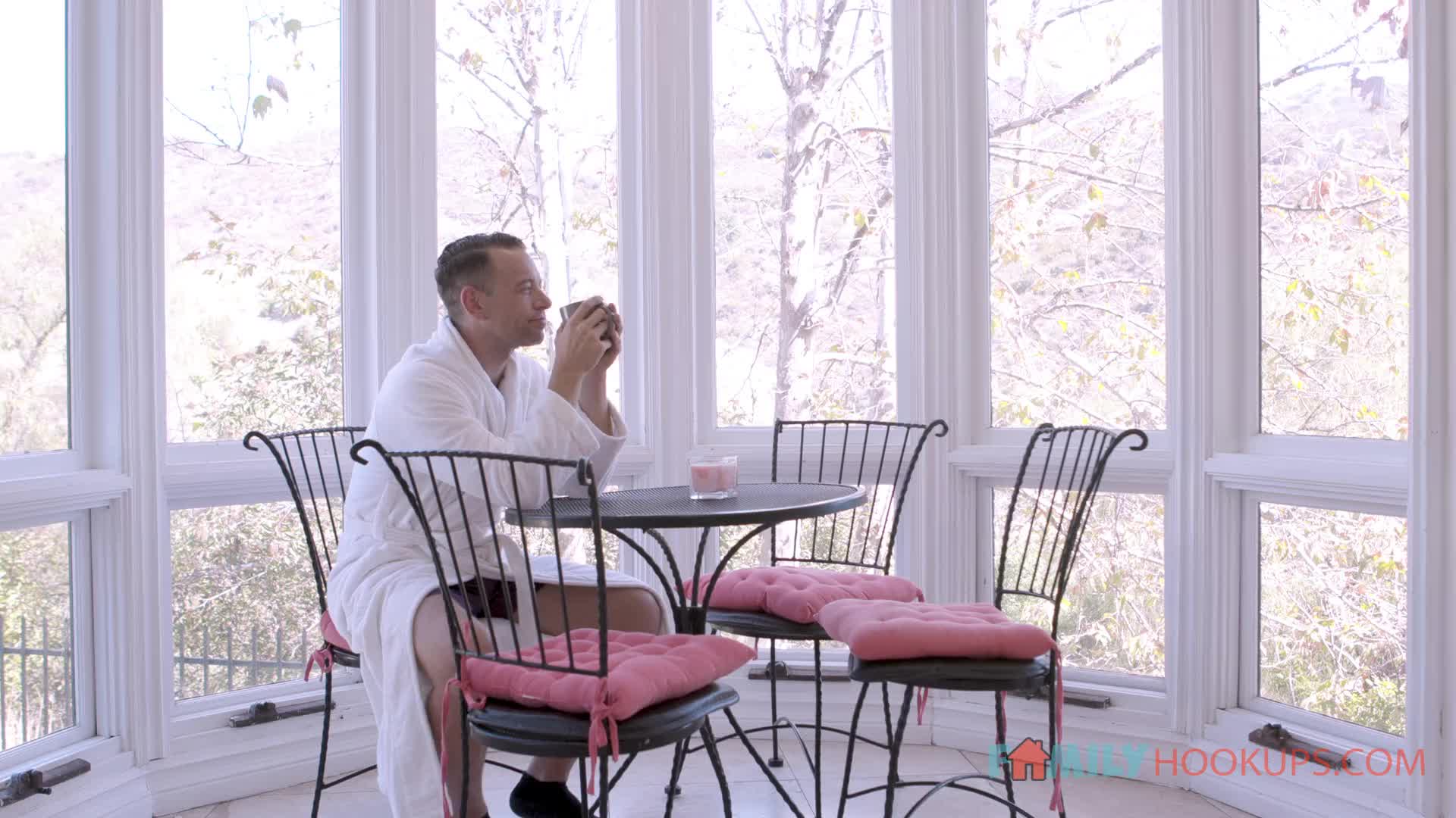 familyhookups.23.11.03.summer.col