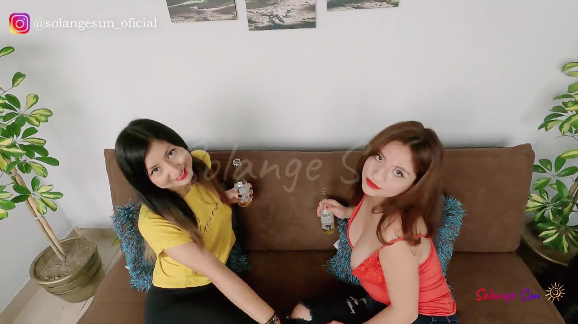 Mi mejor amiga me sedujo, nos besamos y terminamos teniendo sexo - Escena Lesbica (ph6108831236cd8)