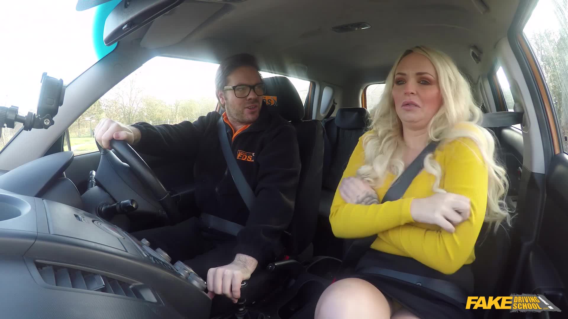 FakeDrivingSchool.19.01.28.Louise.Lee.XXX.1080p.MP4-KTR[rarbg]