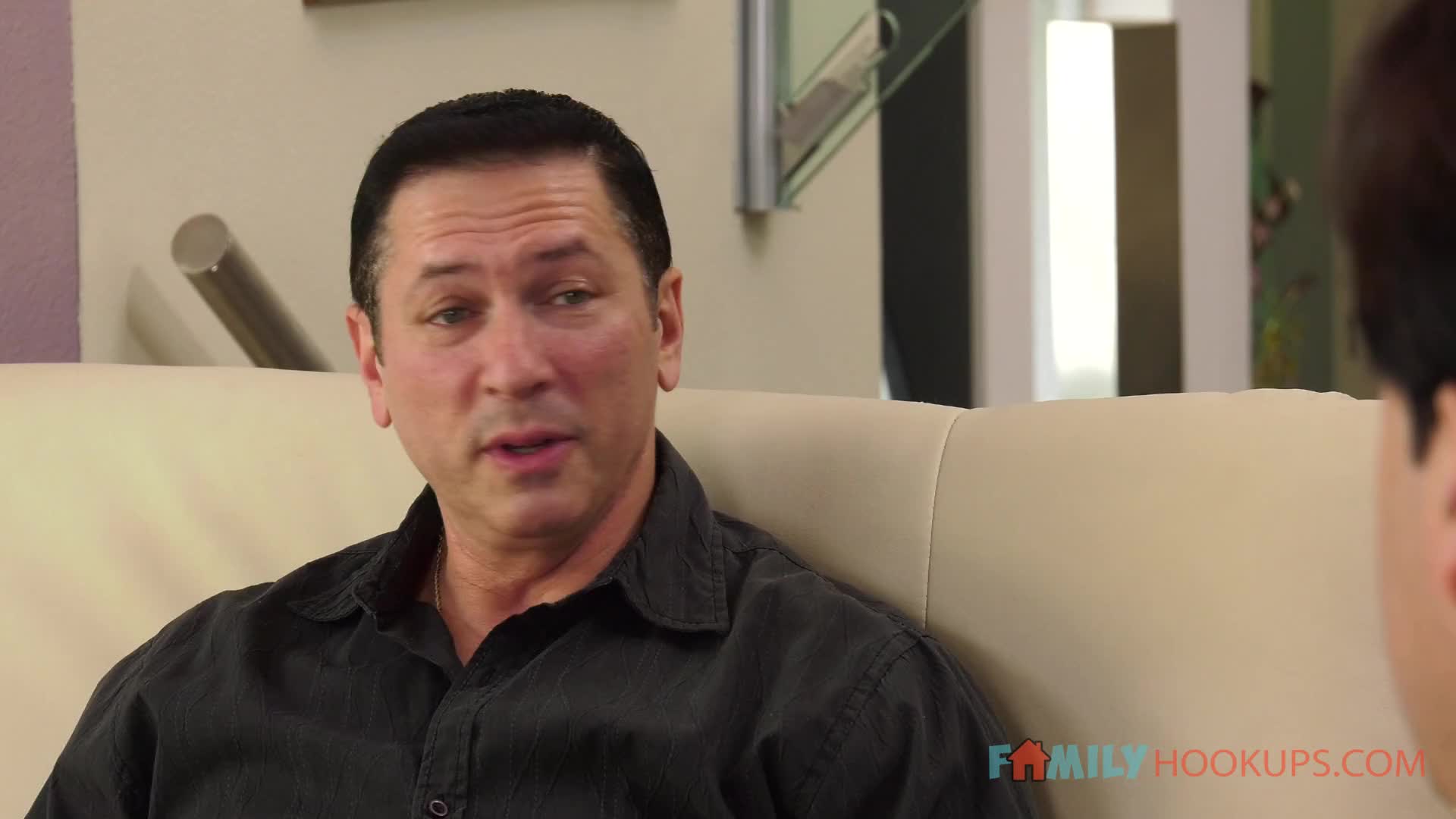 familyhookups.21.02.26.hannah.hays