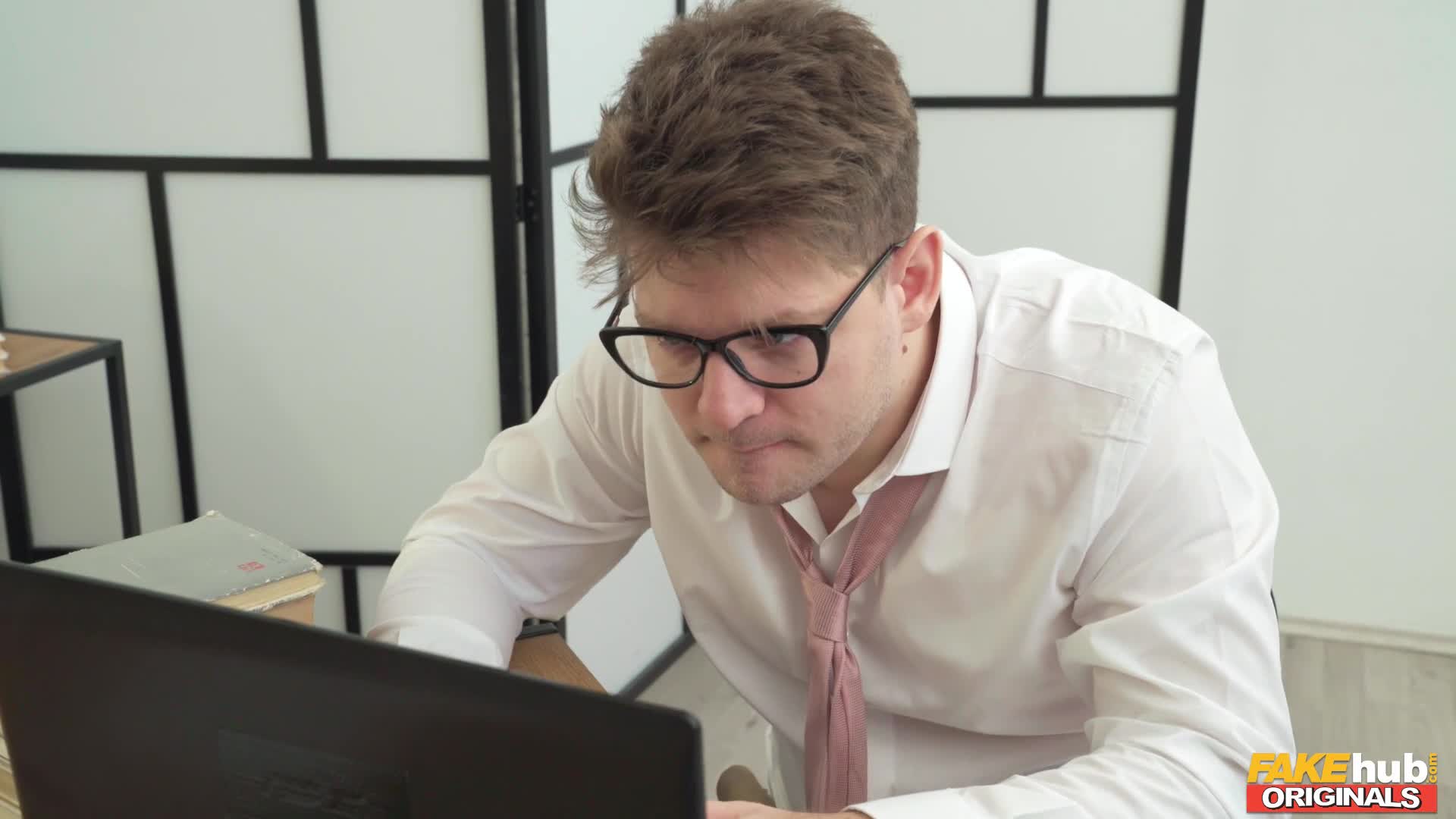 fakehuboriginals.22.03.15.erica.black.and.maria.wars