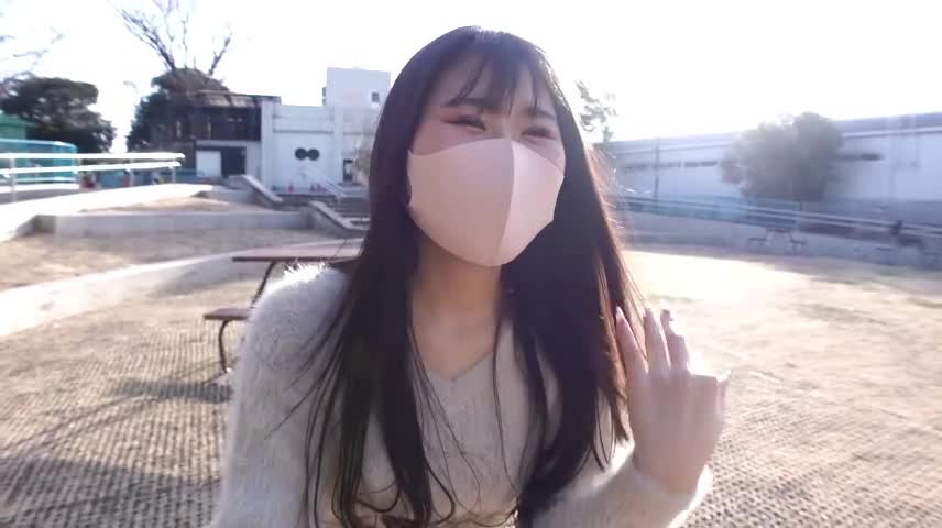 白皙巨乳妹子白虎骚穴户外约炮