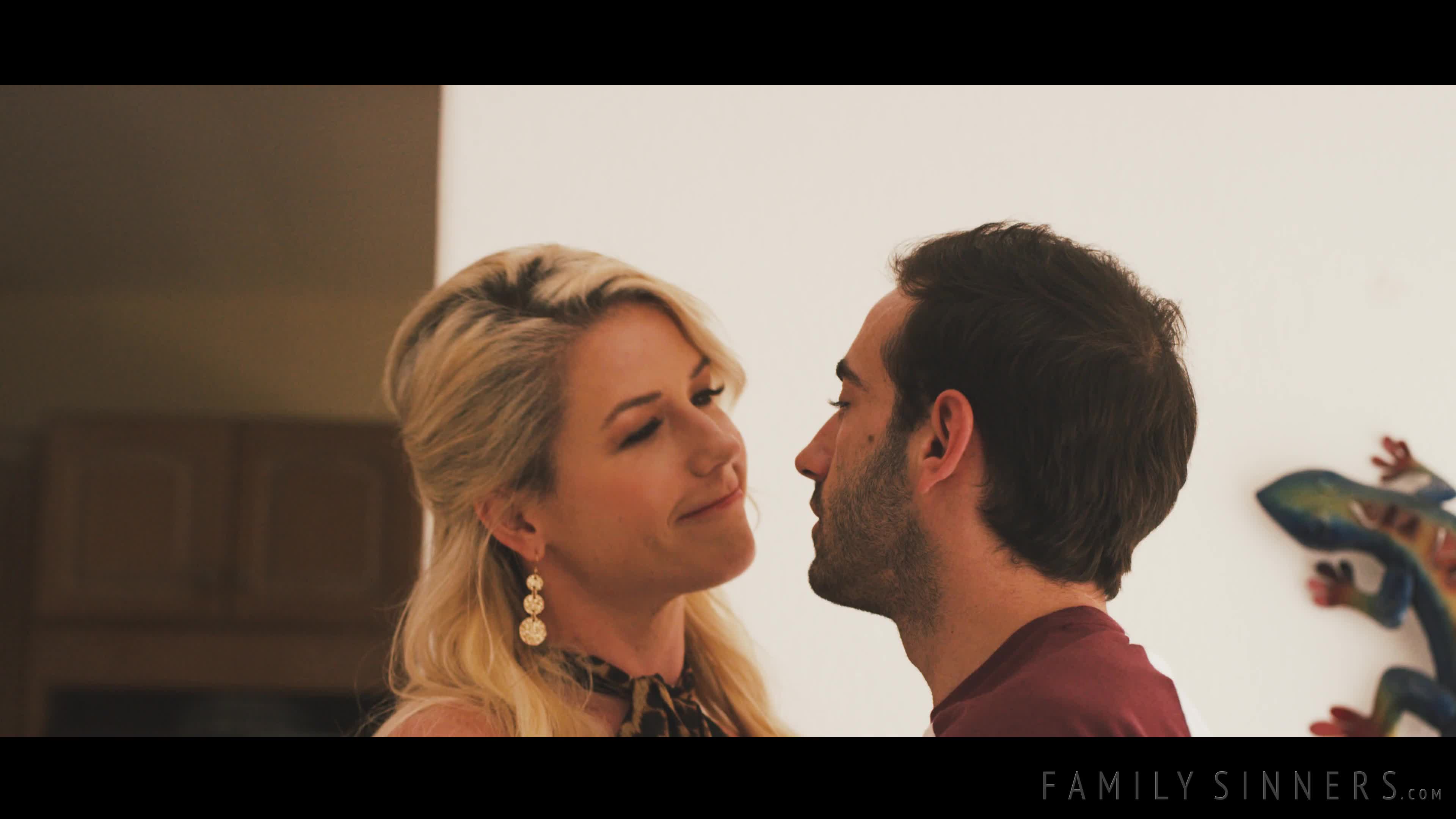 familysinners.20.05.08.kit.mercer.mothers.and.stepsons.4k