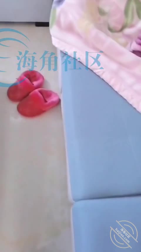 （原创27）骚妈两个月没来月经了，回老家第一次在客厅狂操妈妈[我有一个单亲骚妈妈]