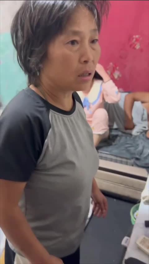 “我又没干什么……”这话你信吗？！

安徽某地，婆婆在人家屋里找到了自家媳妇，媳妇说我又没干什么，你怎么看？！