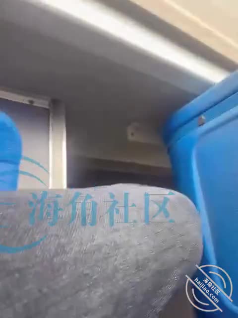 63（原创）和亲妹妹公交上口交！来回上下人员流动在身边真刺激！妹妹太听话[妹妹的第一次给了我]