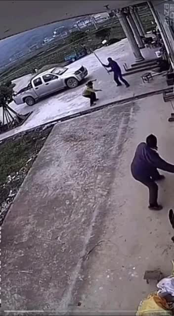 做了一辈子的邻居，口角之争变成杀身之祸