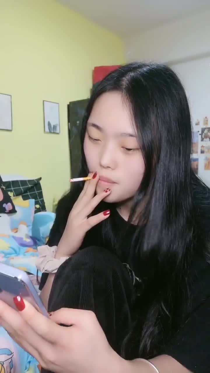 极品阴环纹身妹【小六六】逼上打环，唇钉~跳弹自慰超级骚！【16v】 (11)