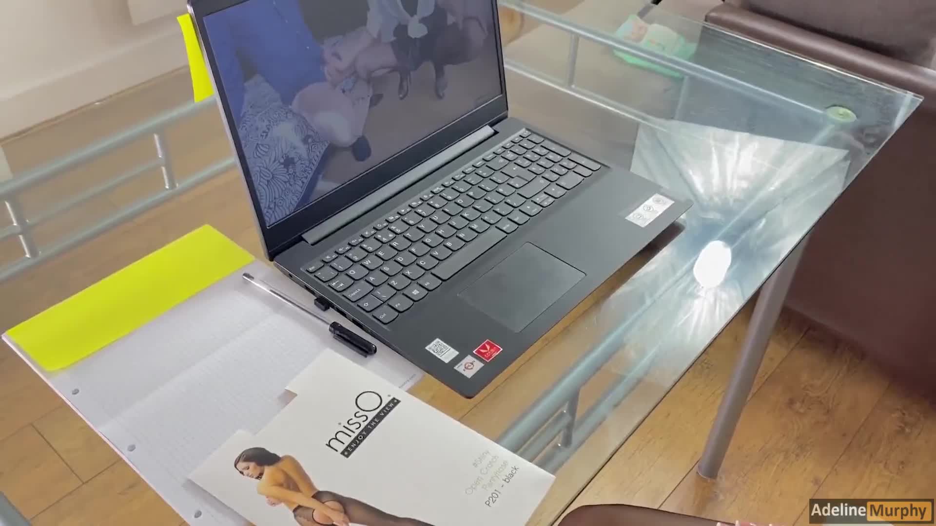 0101 - 勾引我的老板做爱！-艾德琳·墨菲 (ph5f7b61d9ccc03)