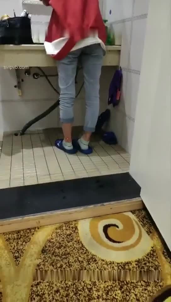 瘋 狂 的 00後 《 KTV專 業 戶   》 點 了 個 外 賣 讓 妹 子 勾 引 外 賣 小 哥 一 邊 唱 K一 邊 操 逼