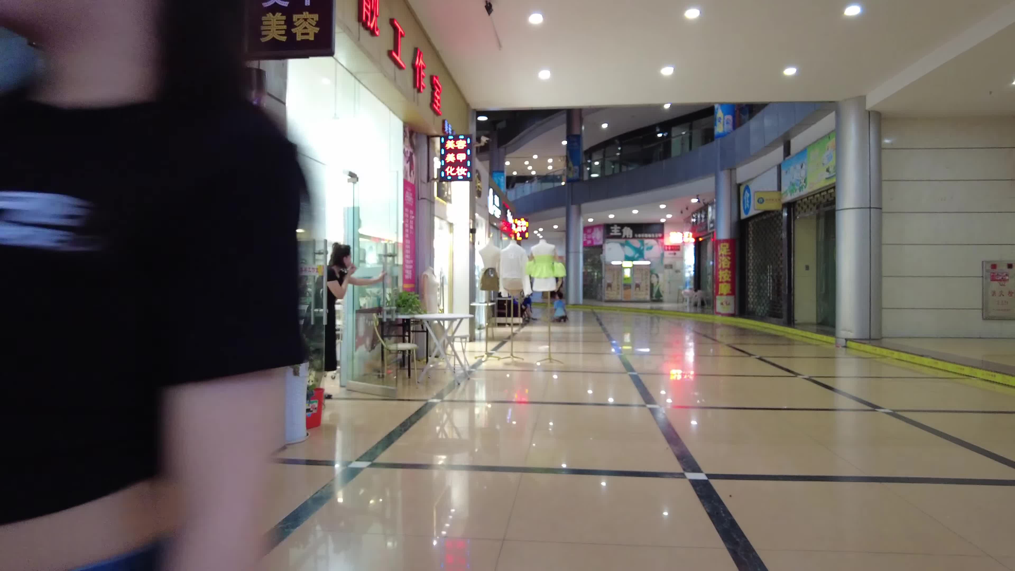 4K街拍中山市區 夜生活 中山市最大購物商場石岐大信新都匯 Zhongshan,Guangdong Province, nightlife,China