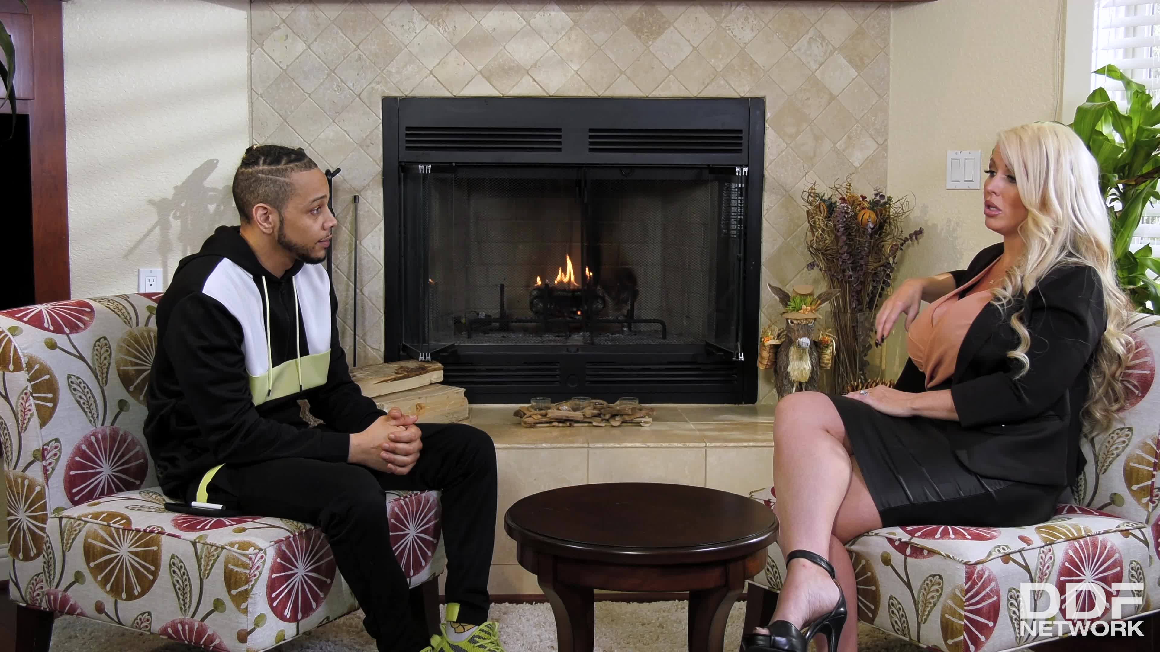 ddfb.19.04.28.alura.jenson.always.at.her.xxx.service.4k