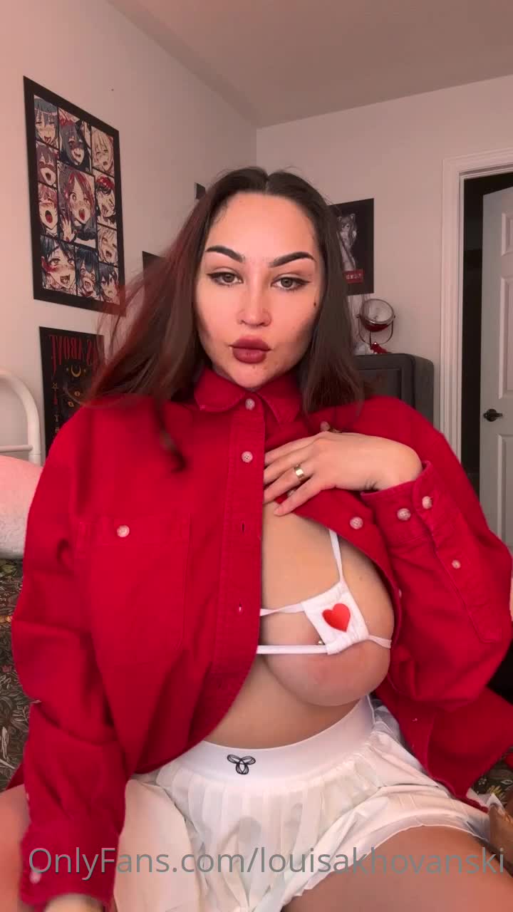 Louisa Khovanski (5)