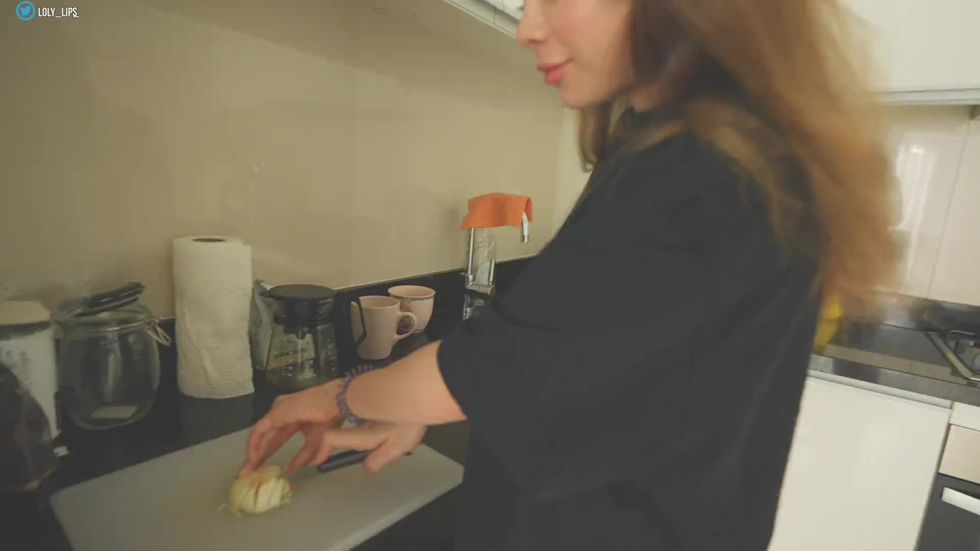 Cooking lunch was finished with hard cowgirl riding and cum (6499a1abdaaf3)