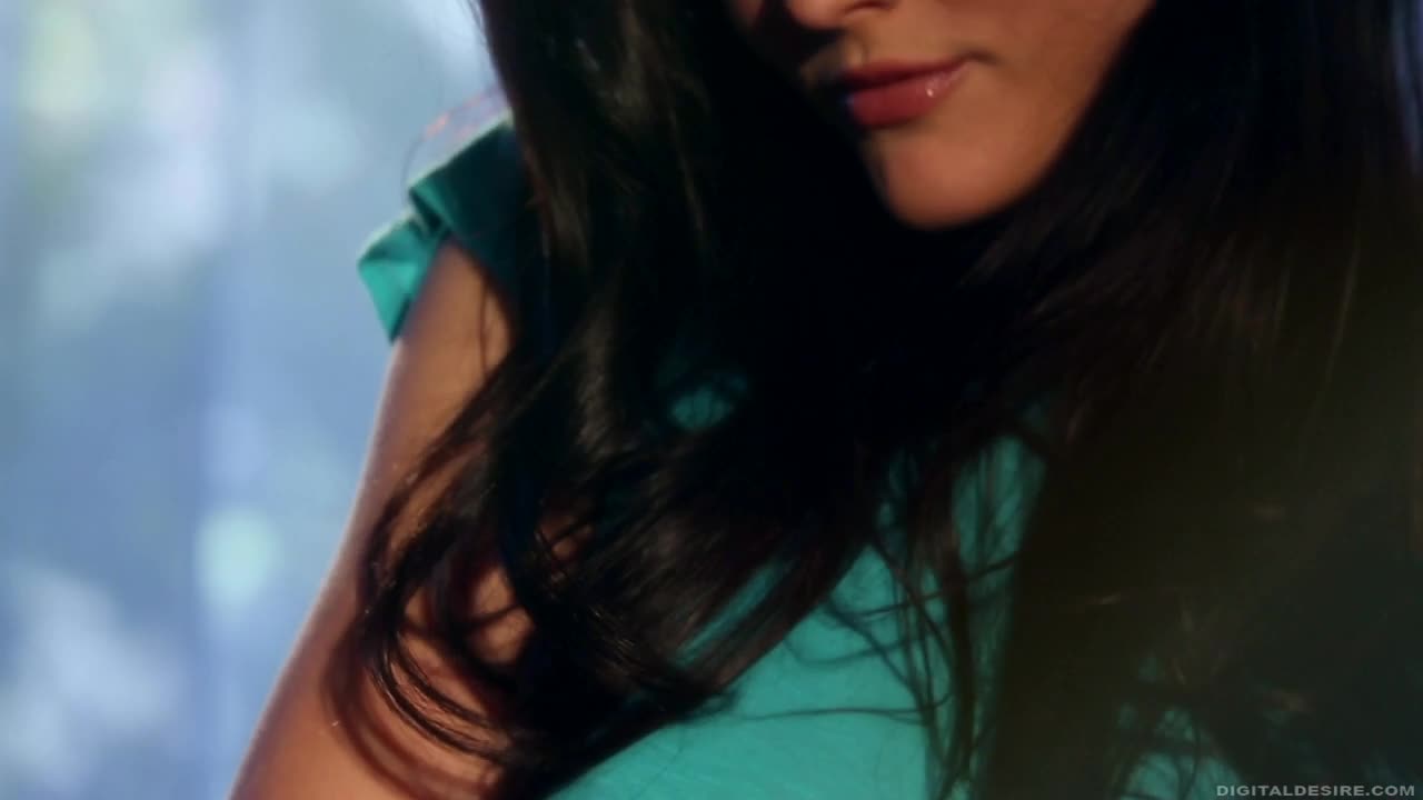 logan_drae_111629_6-vid-720-h264